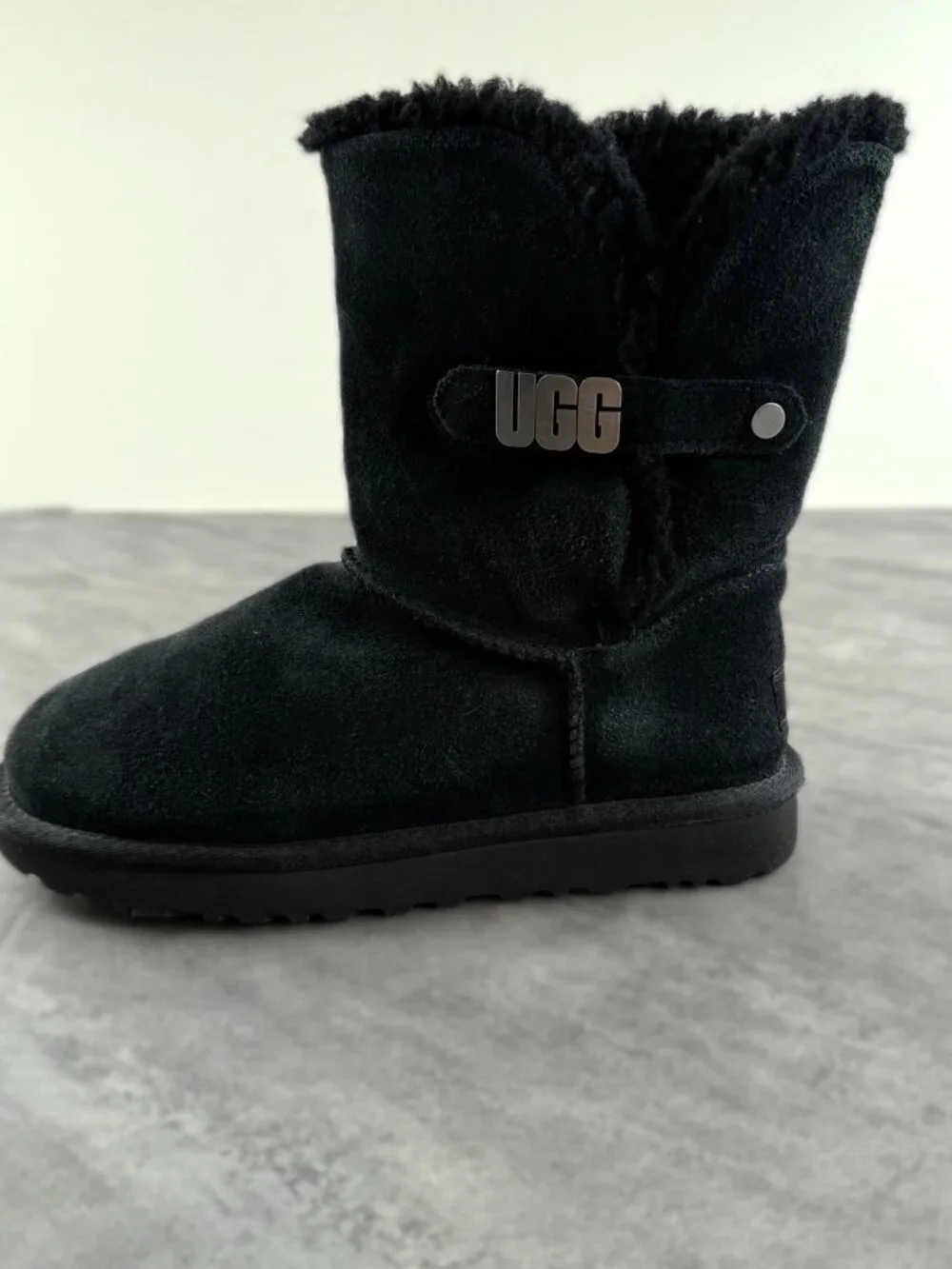 UGG Bailey Suede Ankle Boots Size 7 Black